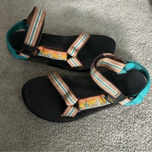 Tevas - Picture 2 of 3